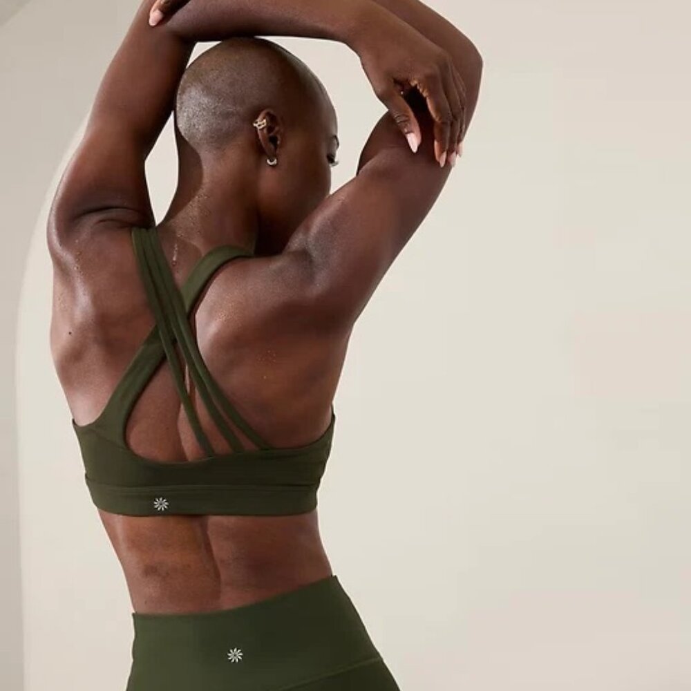 Athleta Free Run Green Asymmetrical Sports Bra | Medium-Impact Crisscross Size M